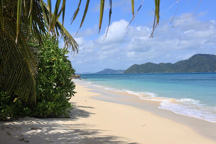 Bon Island Tour: Hidden Beach & Thai Lunch Cruise