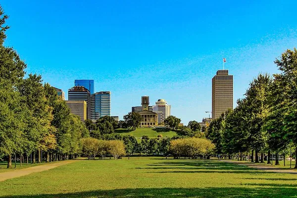 Explore Nashville's History: Bicentennial Capitol Mall Audio Tour Adventure