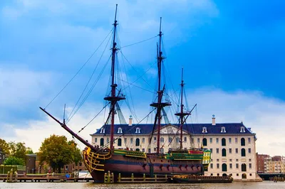 Unlock Amsterdam's Maritime Secrets: Skip-the-Line Museum Tour!