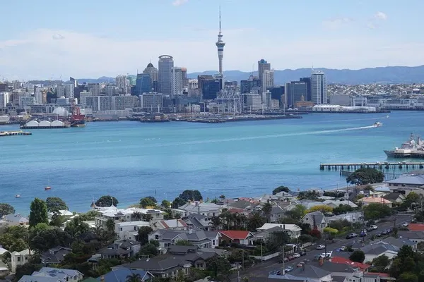 Auckland's Best: Uncover Scenic Wonders on a Comprehensive Day Tour!