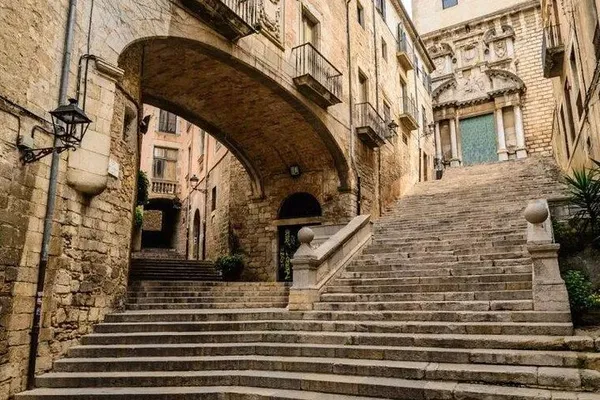 Girona & Game of Thrones Tour with Xuixo Tasting