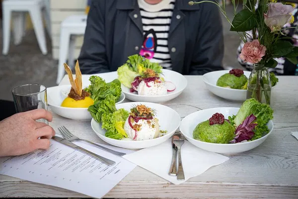 Berlin Culinary Tour: Savoring Local Flavors & Cultural Gems