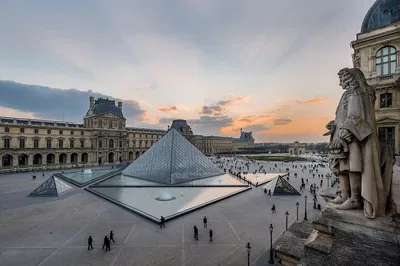 Unlock Louvre's Secrets: A Masterpiece Tour with Passionate Storytelling