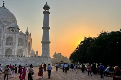 Sunrise Spectacle: Private Agra Tour to Taj Mahal and Beyond