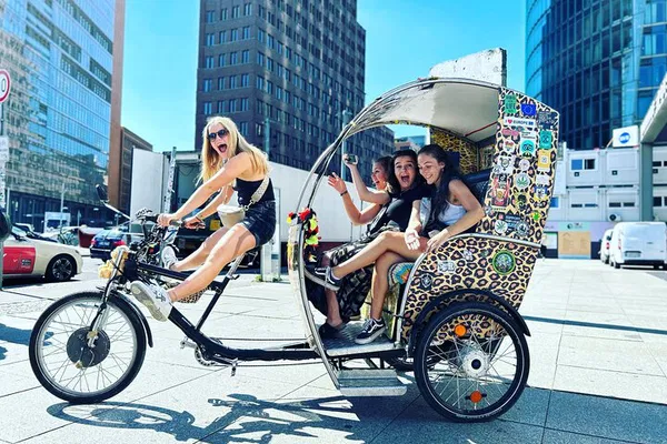 Berlin Rickshaw Tours: Eco-Friendly Exploration of Historical Highlights
