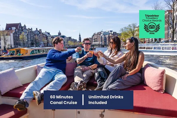 Amsterdam Canal Cruise: Snacks, Drinks & City Views