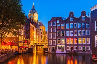 Uncover Amsterdam's Secrets: Red Light District Food Tour
