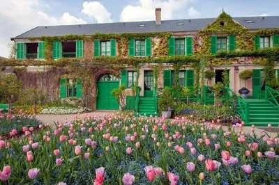 Monet's Giverny & Seine Dinner Cruise: A Parisian Day & Night Dream