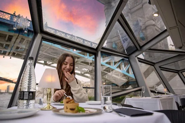 London Dinner Cruise: Thames River Views & Fine Dining