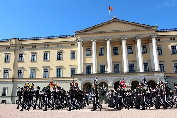 Oslo Walking Tour: Discover City Highlights & Hidden Gems