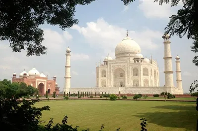 Taj Mahal: Luxury Same Day Tour from New Delhi