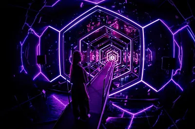 Step into the Art: AMAZE Amsterdam's Immersive Audiovisual Journey
