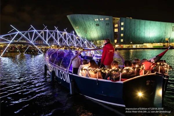 Amsterdam Light Festival Canal Cruise: Unlimited Drinks!