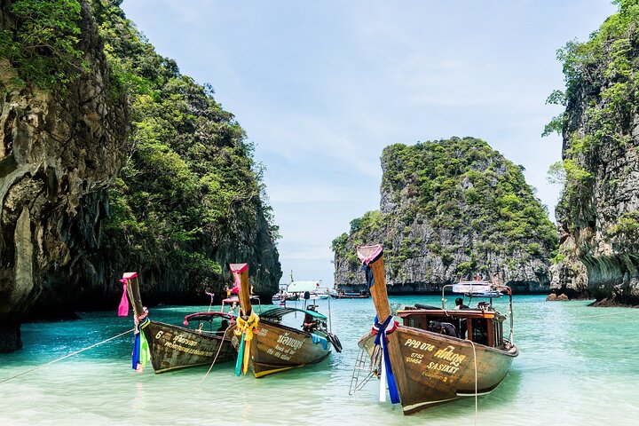 Krabi's Iconic Islands: A Long-Tail Boat Adventure Awaits!