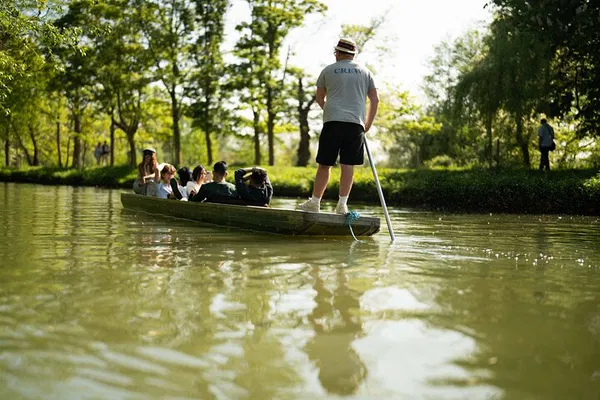 Glide Through History: Private Oxford Punting Tour on the Cherwell