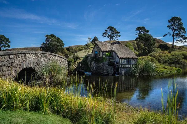 Auckland: 5-Day North Island Adventure - Hobbiton, Rotorua & More!
