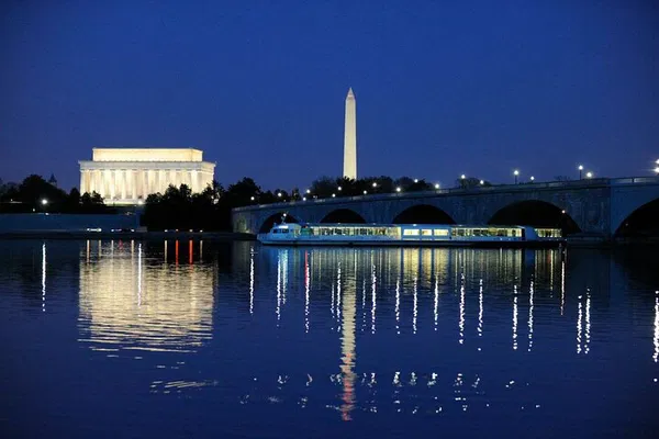 Potomac River Rhapsody: Dine & Discover D.C.'s Charm