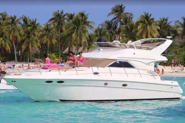 Luxury Yacht & Snorkel Adventure: Explore Isla Mujeres Paradise!