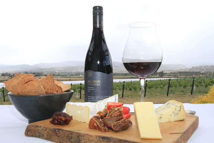 Tasmania Private Wine Tours: Taste & Explore Your Way!