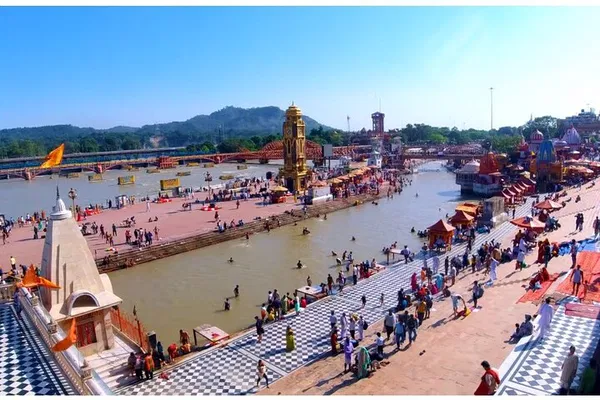 Spiritual Immersion: Guided Haridwar Walk & Ganga Aarti Spectacle