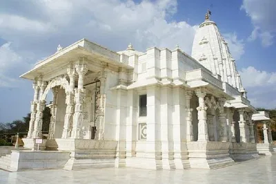 Jaipur's Sacred Steps: A Divine Walking Tour