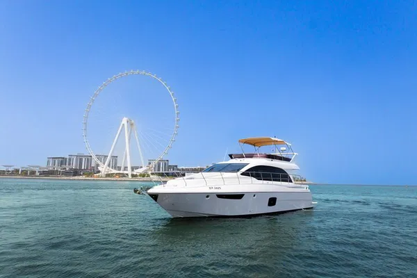 Dubai Yacht Opulence: Cruise the Skyline in 52ft Luxury