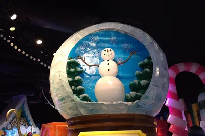 Enchanted Holiday Tour: Ice Slides, Gingerbread Dreams & Sunshine Snow!