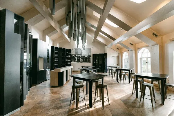 Uncork Niagara: A Seated Wine & Peachwine Tasting at Konzelmann Winery