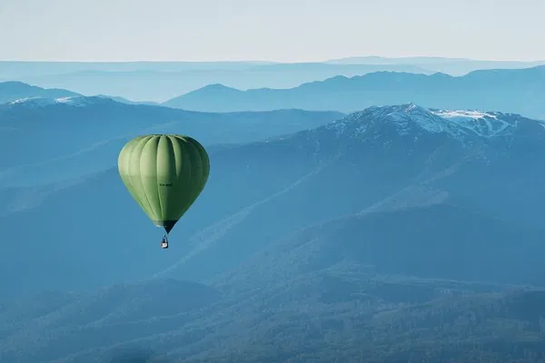 Sunrise Mansfield Ballooning: A Majestic Alpine Flight