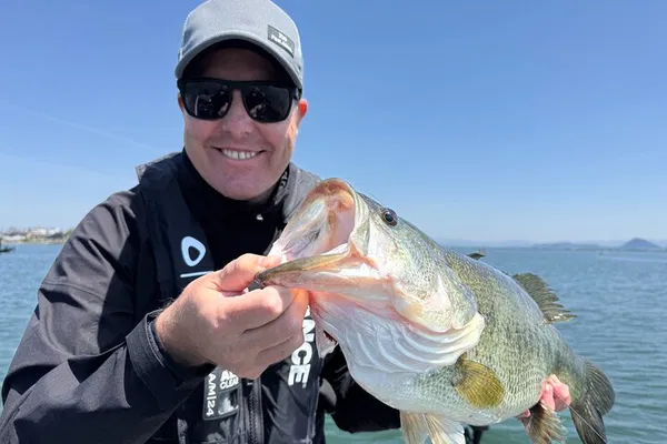 Lake Biwa Bass Fishing: Private Tour from Kyoto