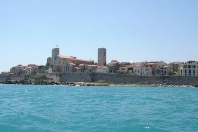 Stress-Free Riviera Arrival: Private Transfer from Nice Airport to Antibes
