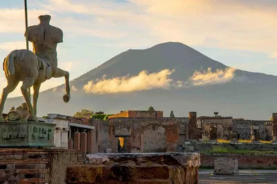 Unraveling Pompeii & Vesuvius: An Epic Journey into History's Grip!