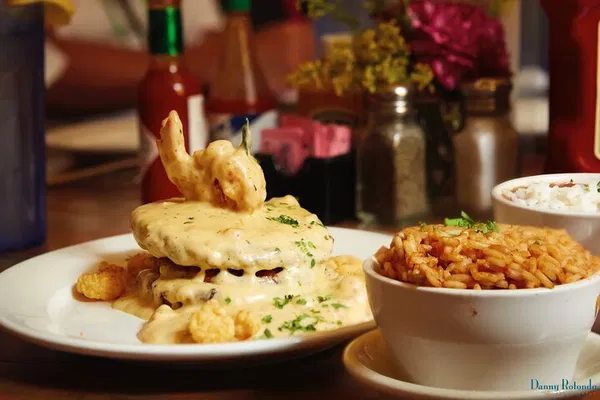 Savor New Orleans: Garden District Culinary Adventure