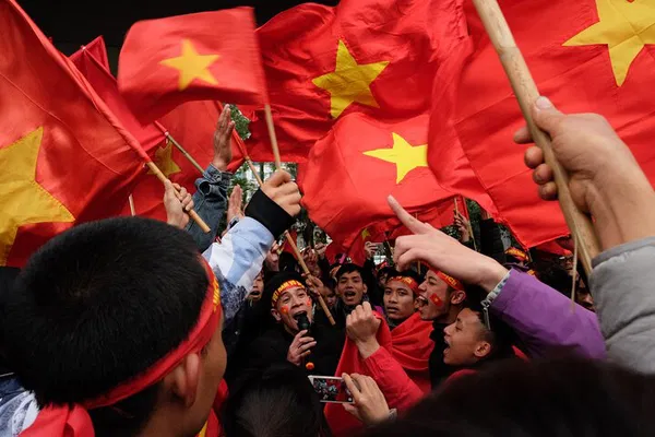 Capture Hanoi's Soul: A Street Photography Adventure