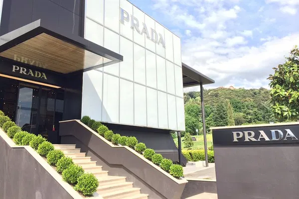 Indulge in Retail Therapy: Private Luxury Shopping Tour to The Mall & Prada Outlet!
