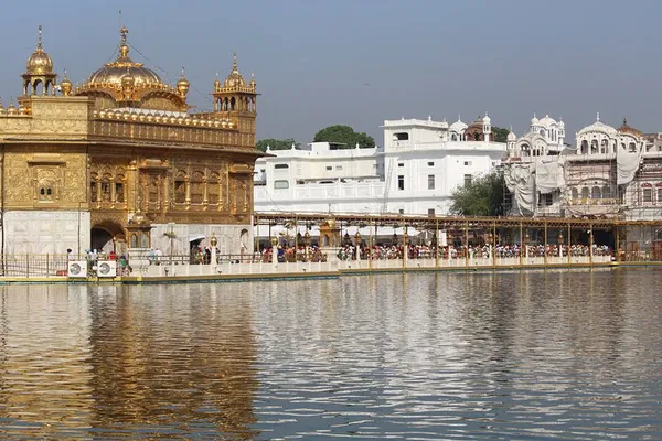 Chandigarh's Romantic Escapade: A Lover's Tour