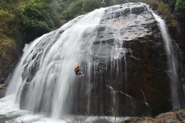 Dalat Canyoning: Conquer Vietnam's Waterfalls!
