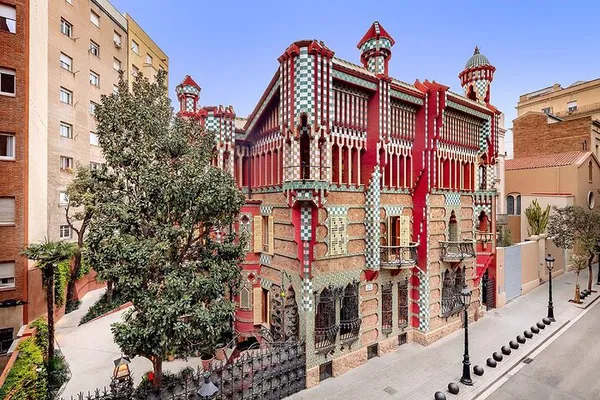 Casa Vicens: Skip-the-Line + Audio Guide Tour