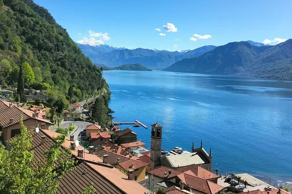 Como's Charm: Wine, Words, and Wanderlust on the Lake