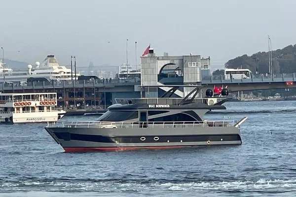 Sunset Yacht Cruise: Istanbul Bosphorus Views!