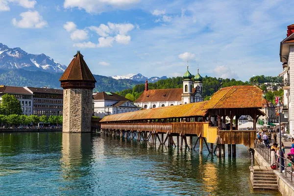 Luzern Day Trip: Small Group City Walk & Lake Cruise