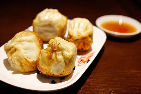 Shanghai Food Tour: Taste Local Dishes & Hidden Gems