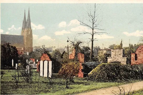 Unearth Savannah's Secrets: Colonial Park Cemetery God's Acre Tour