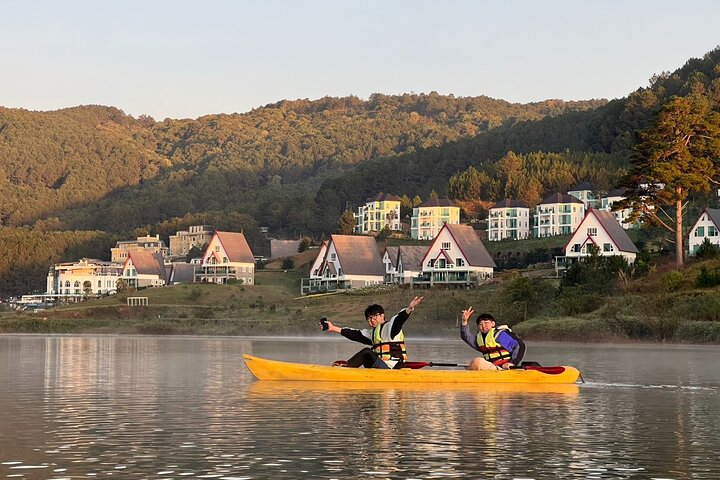 Paddle into Paradise: Kayak & SUP Adventures on Da Lat's Tuyen Lam Lake
