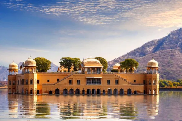Jaipur's Cultural Gems: A Guided Heritage Walk & Sightseeing Adventure