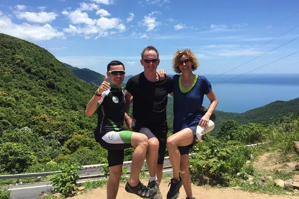 Cycle Vietnam: Hai Van Pass Bike Tour from Hoi An/Hue