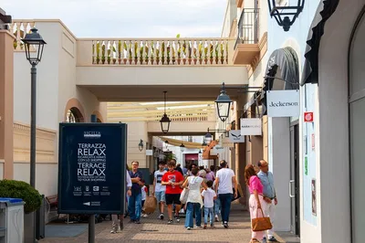 Catania to Sicilia Outlet Village: A Shopper's Dream Escape