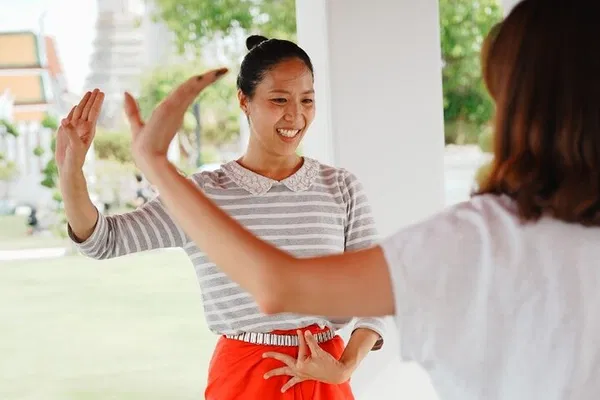Immerse Yourself: Thai Dance Class at Wat Arun