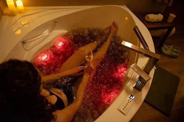Portland Wine Spa: Soak, Sip & Relax!