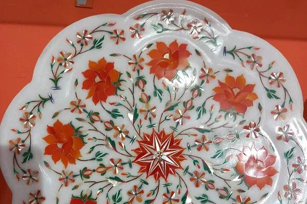 Unveiling the Taj Mahal: An Expert-Guided Historical Journey